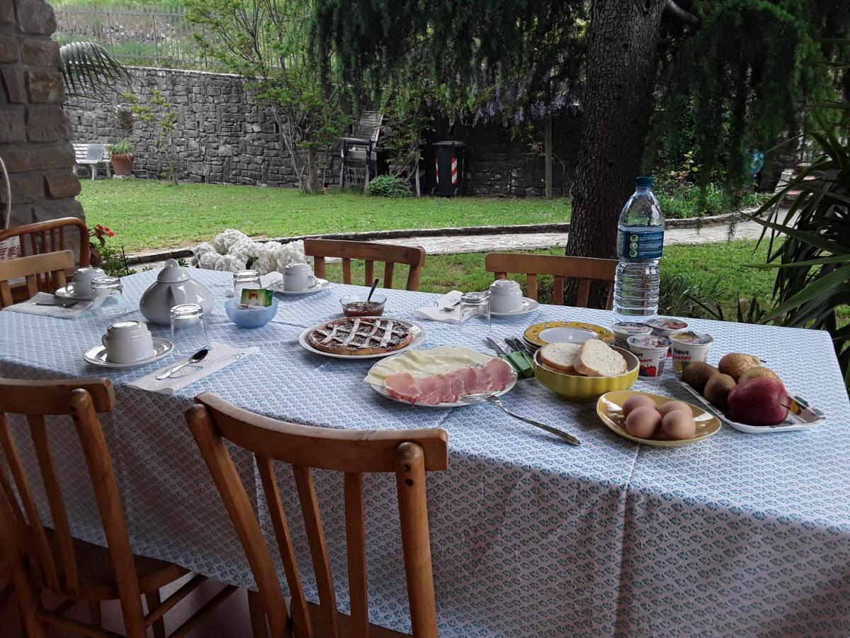 La Collina Degli Olivi Bed & Breakfast Карминяно Екстериор снимка